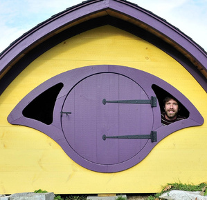 Couple Builds Hobbit Holes in Maine