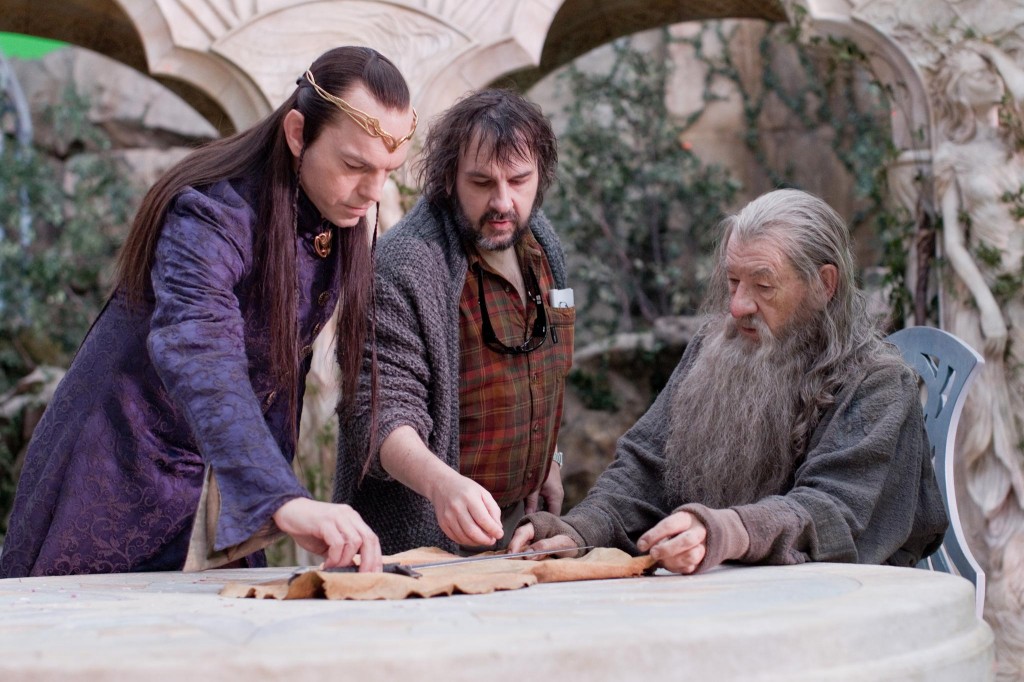 picture-of-peter-jackson-ian-mckellen-and-hugo-weaving-in-the-hobbit-an-unexpected-journey-large-picture.